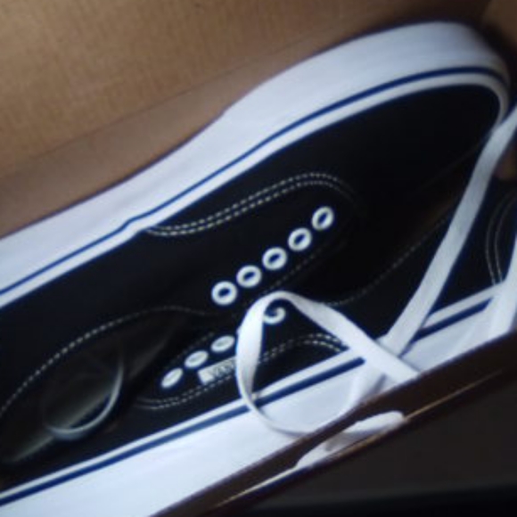 Vans black (Size 7.0 in men's) - Picture 3 of 3